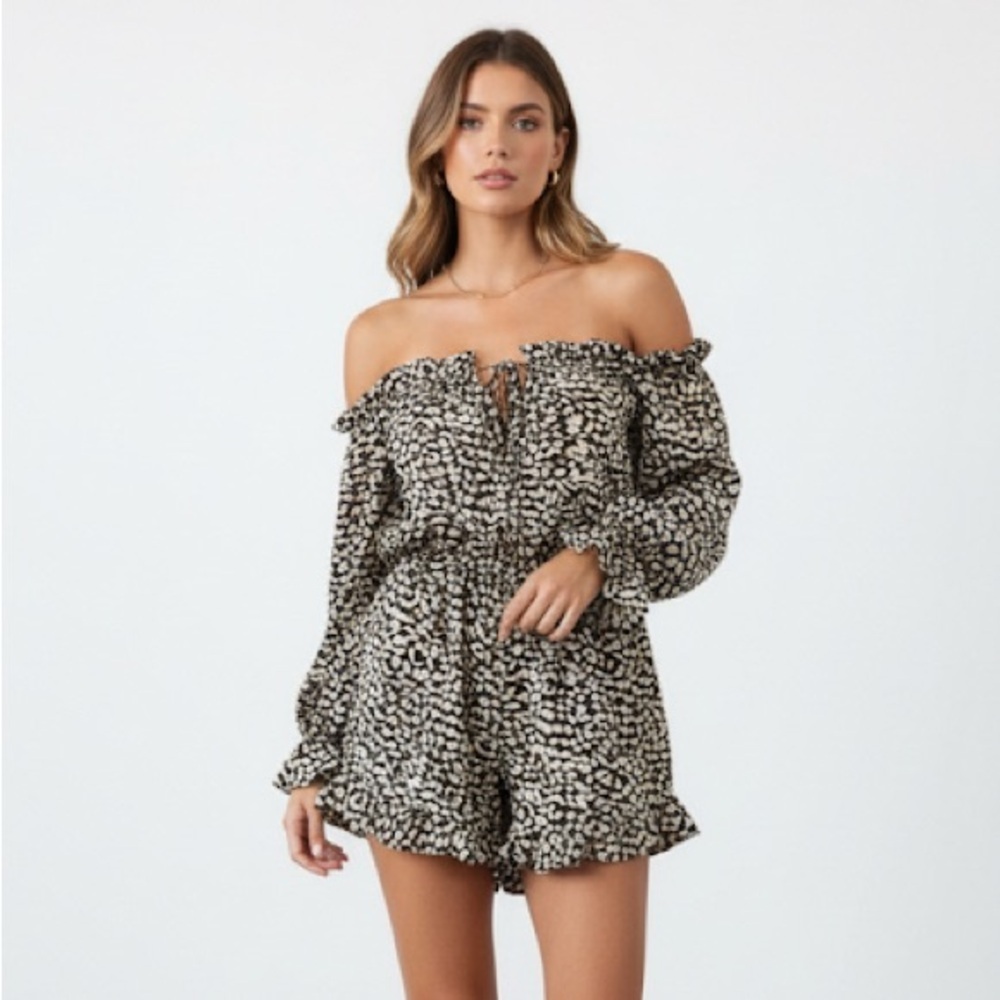 Runaway The Label leopard animal print off-the-shoulder romper - 4 (Small) NWOT